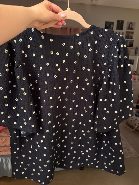 LOFT Black Short-Sleeve Floral Peasant Blouse - Picture 7 of 7